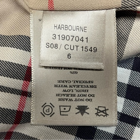 Burberry Harbourne trench coat. - Picture 14 of 15